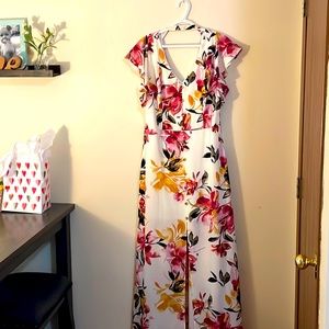 Floor length dress. Wore once to a wedding.